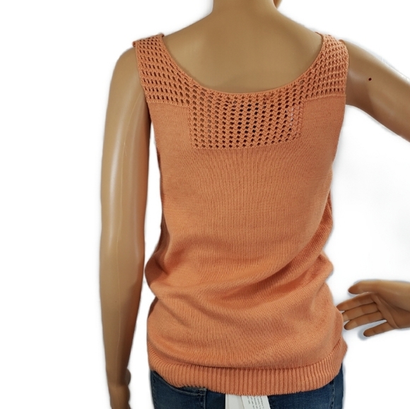 Chelsea and Theodore knit Sleeveless Sweat… - Picture 3 of 4